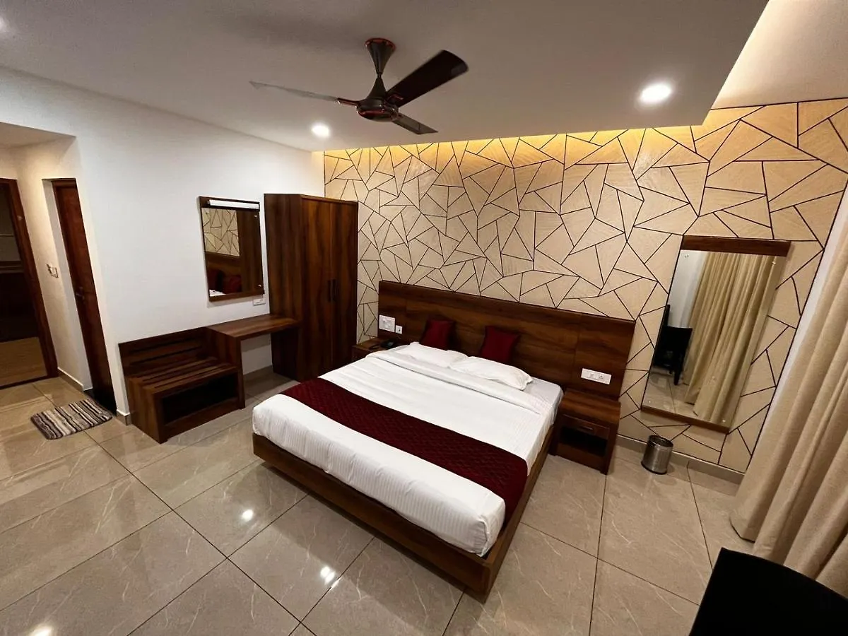 Hotel Woodlark Kattappana 3*,